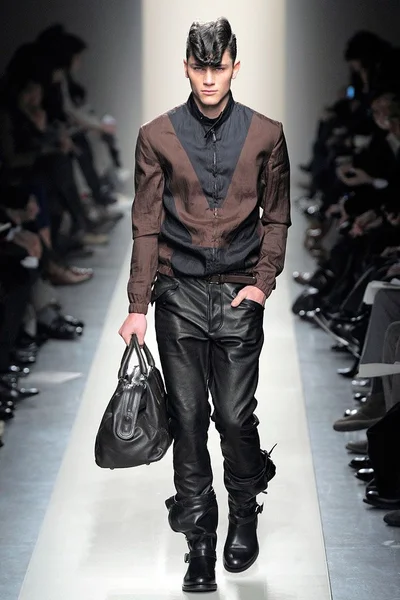 Look 12